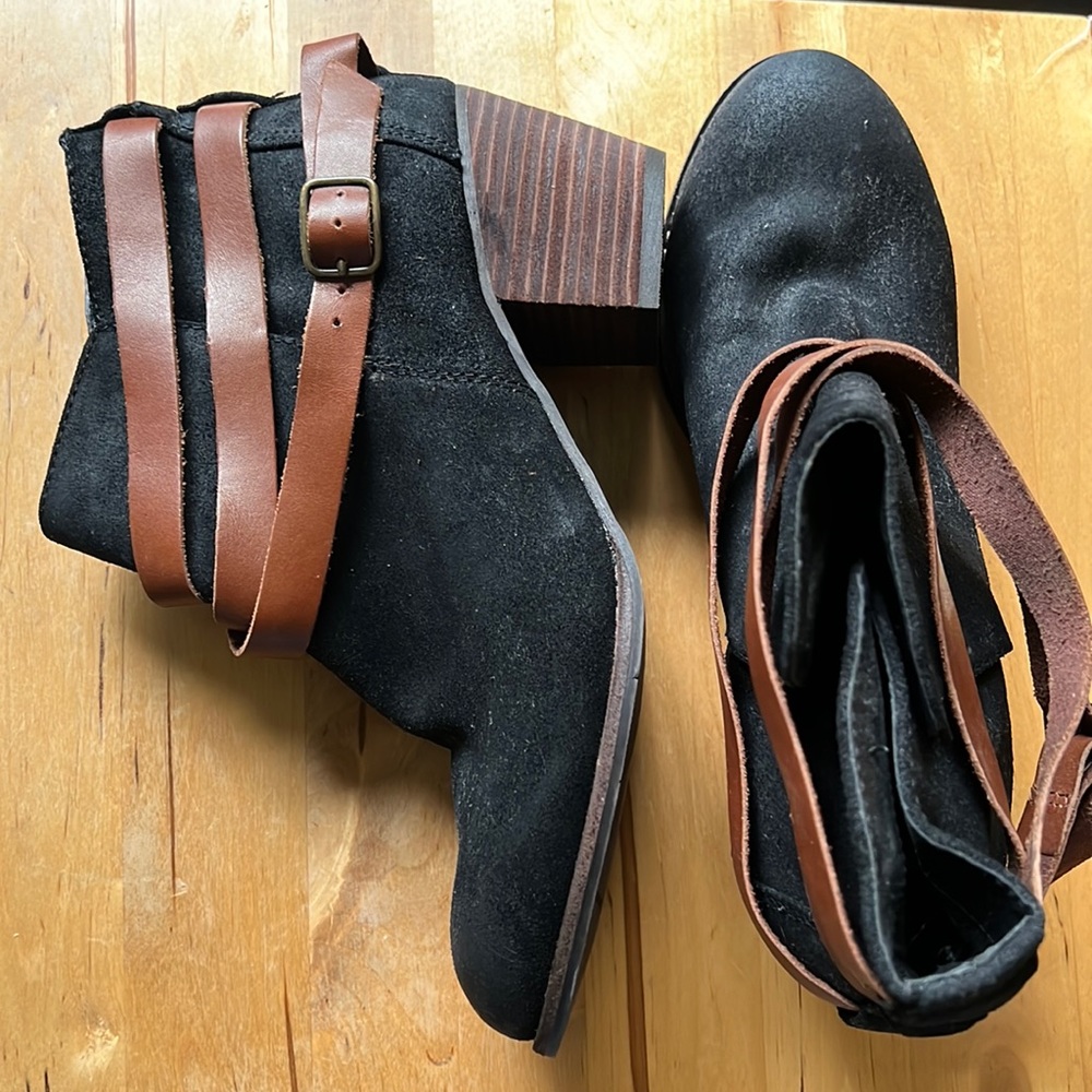 Dolce Vita Suede Shoes